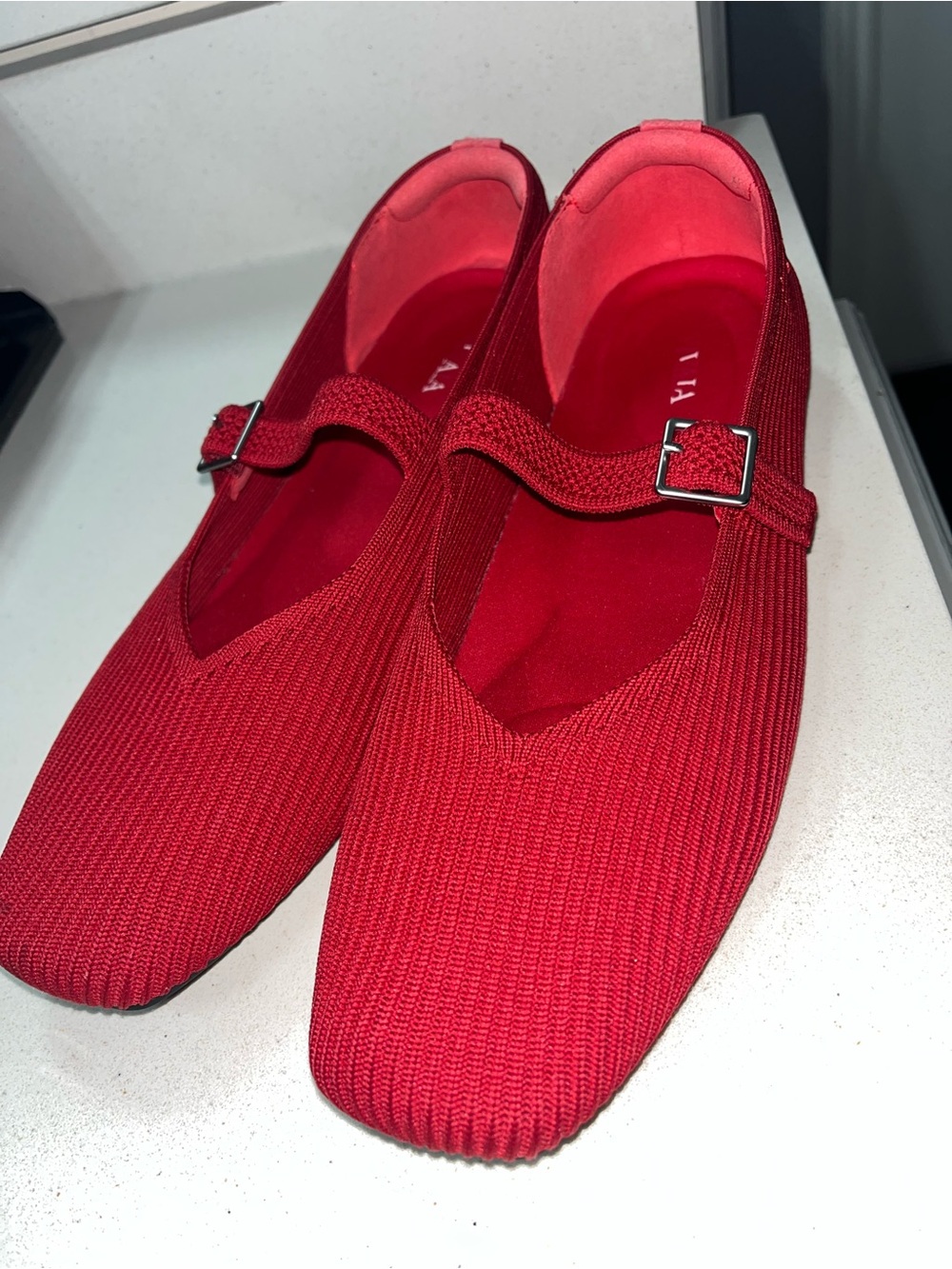 Vivaia Women's Red Knit Mary Jane Flats with Buckle Strap 40.5 (9-9.5)